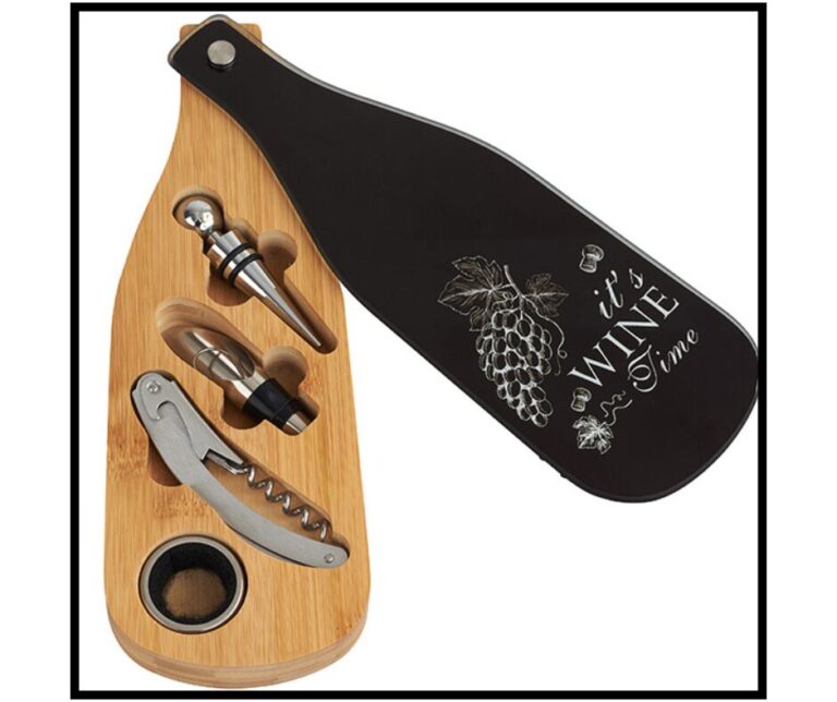 פותחן יין בצורת בקבוק עשוי במבוק