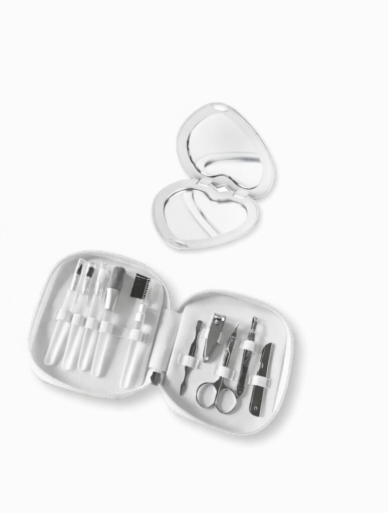 מארז סט מניקור ומברשות איפור, סט מניקור וסט מברשות איפור איכותי עם מראת כיס בצורת לב לנסיעות. מתנה נפלאה ליום המשפחה